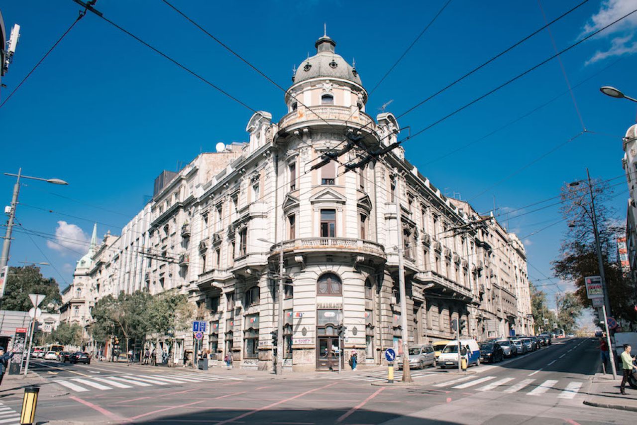 Dom Vračarske štedionice - Čuvar čuvene beogradske raskrsnice